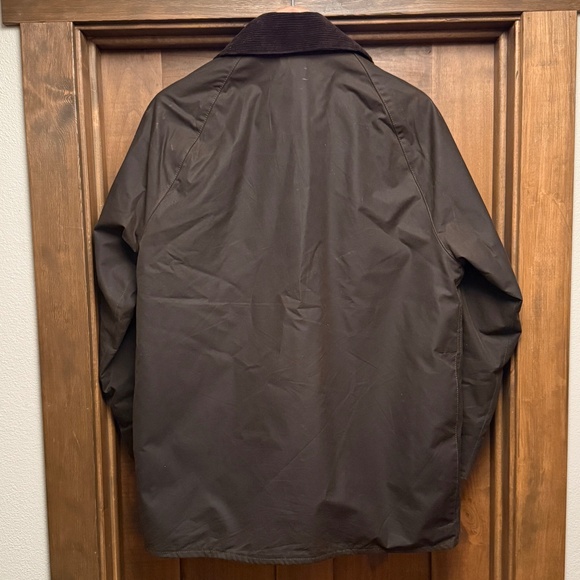 Barbour Classic Beaufort Waxed Jacket - Picture 9 of 14